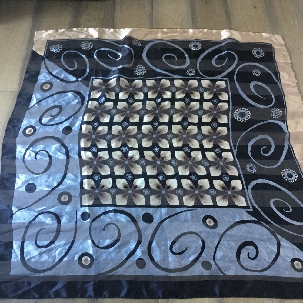 Scarf  Geometric Print 36 inches